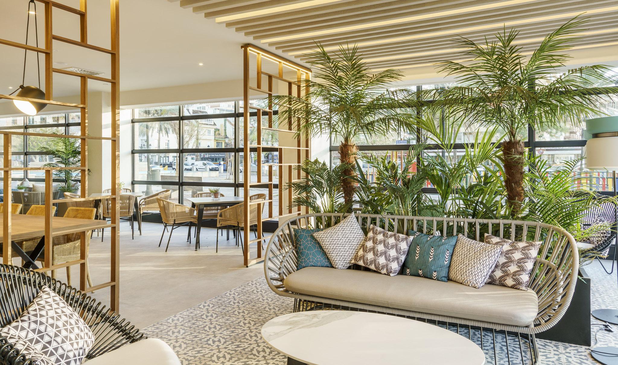 Ilunion Hotel