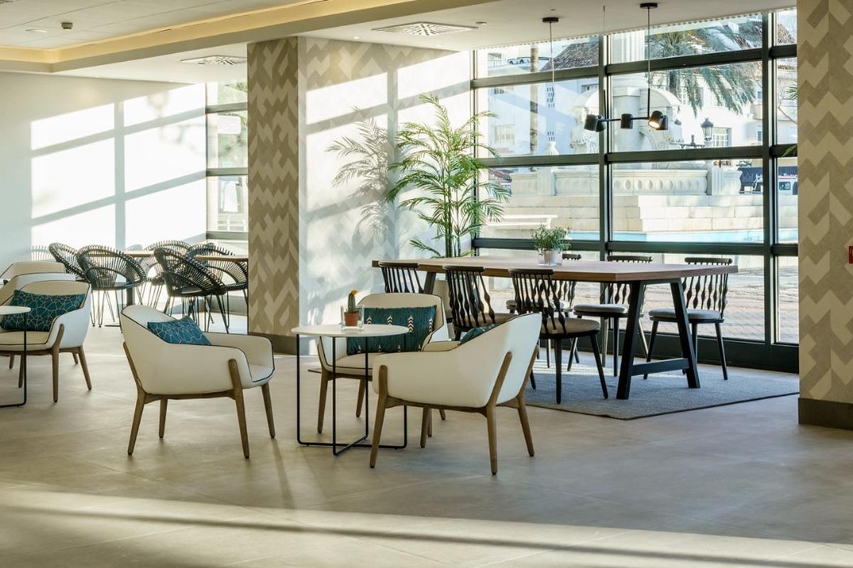 Ilunion Hotel